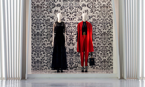 Conoce la nueva fachada de la boutique Dior en Catar.