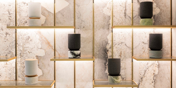 Bang & Olufsen presentó Beosound Balance Natura en Milán.