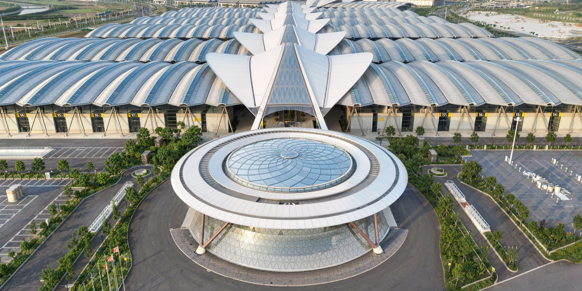 RSHP completa un megacentro de convenciones en Zhengzhou